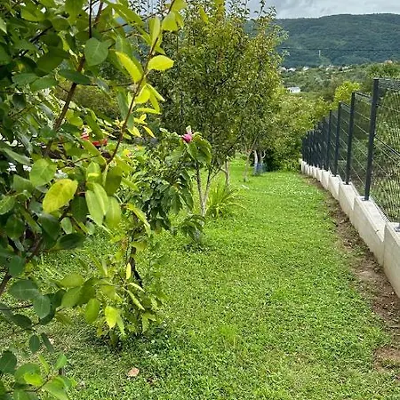 Hills Nyaraló Bihać