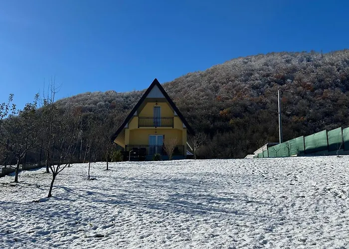 Semesterbostad Hills *